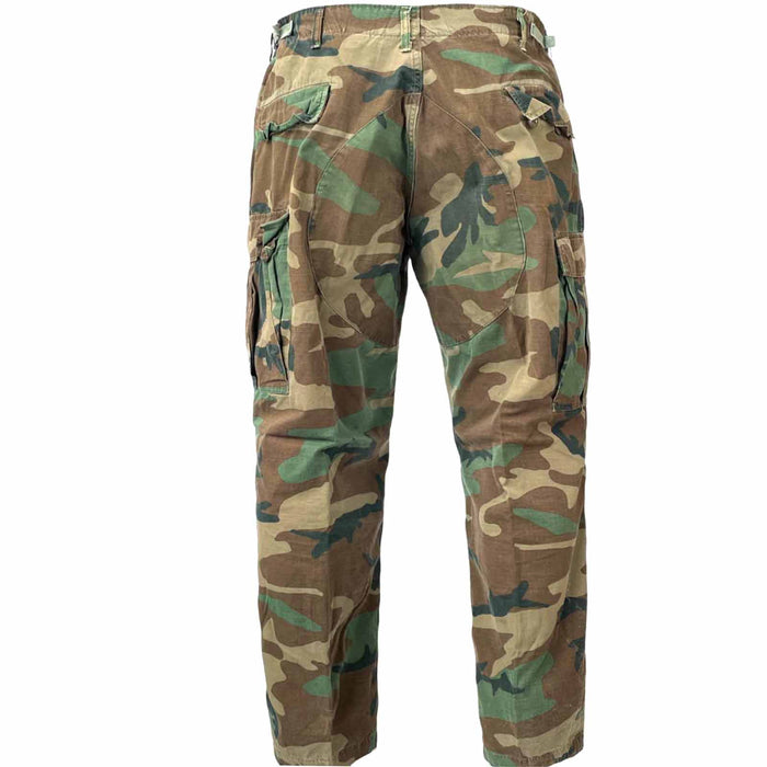 US Army Woodland BDU Trousers are a reliable and functional choice for military personnel and outdoor enthusiasts. 